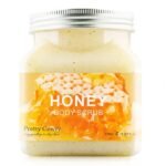 Pretty Cowry Honey Scrub 350ml Give your skin extra glow and care with Pretty Cowry Honey Scrub! Containing the antioxidant and anti-inflammatory properties, it helps to restore your natural skin. Treat blemishes, dark areas and rough patches with honey scrub.