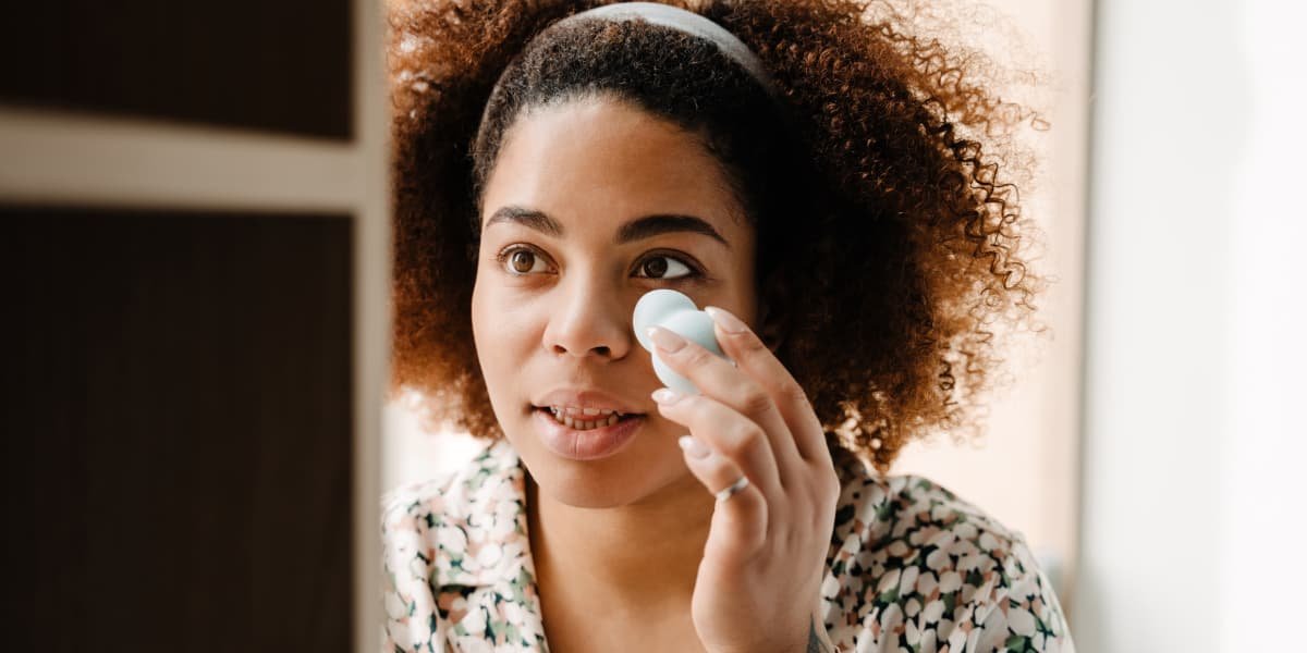 Dry Skin Around the Eyes: Causes, Best Ingredients and How to Care for Your Skin in the UAE